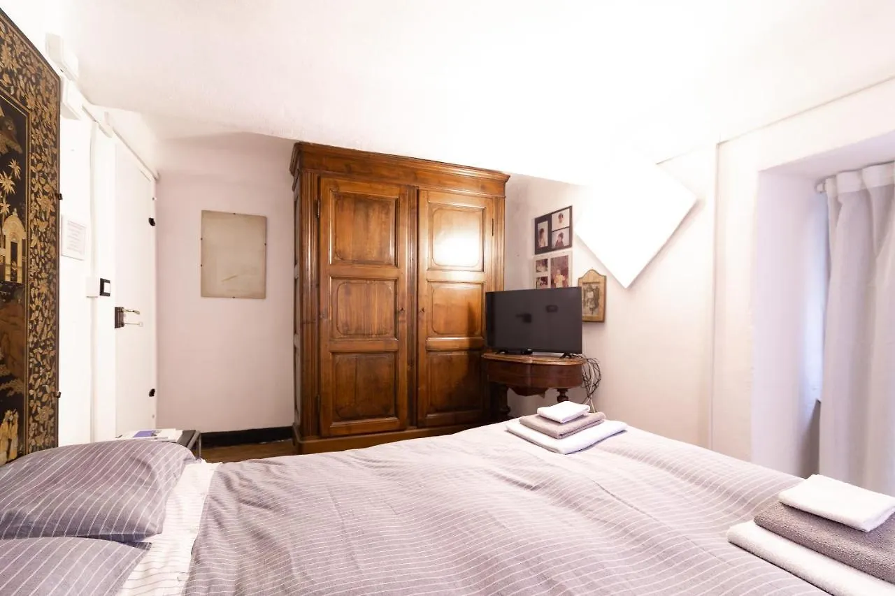 Bed & Breakfast B&B La Casa Del Cuoco - Piccola Camera Con Colazione In Appartamento Condiviso Con L'Host Genoa Italy